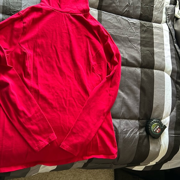 Red turtleneck. Size XS - Picture 1 of 3